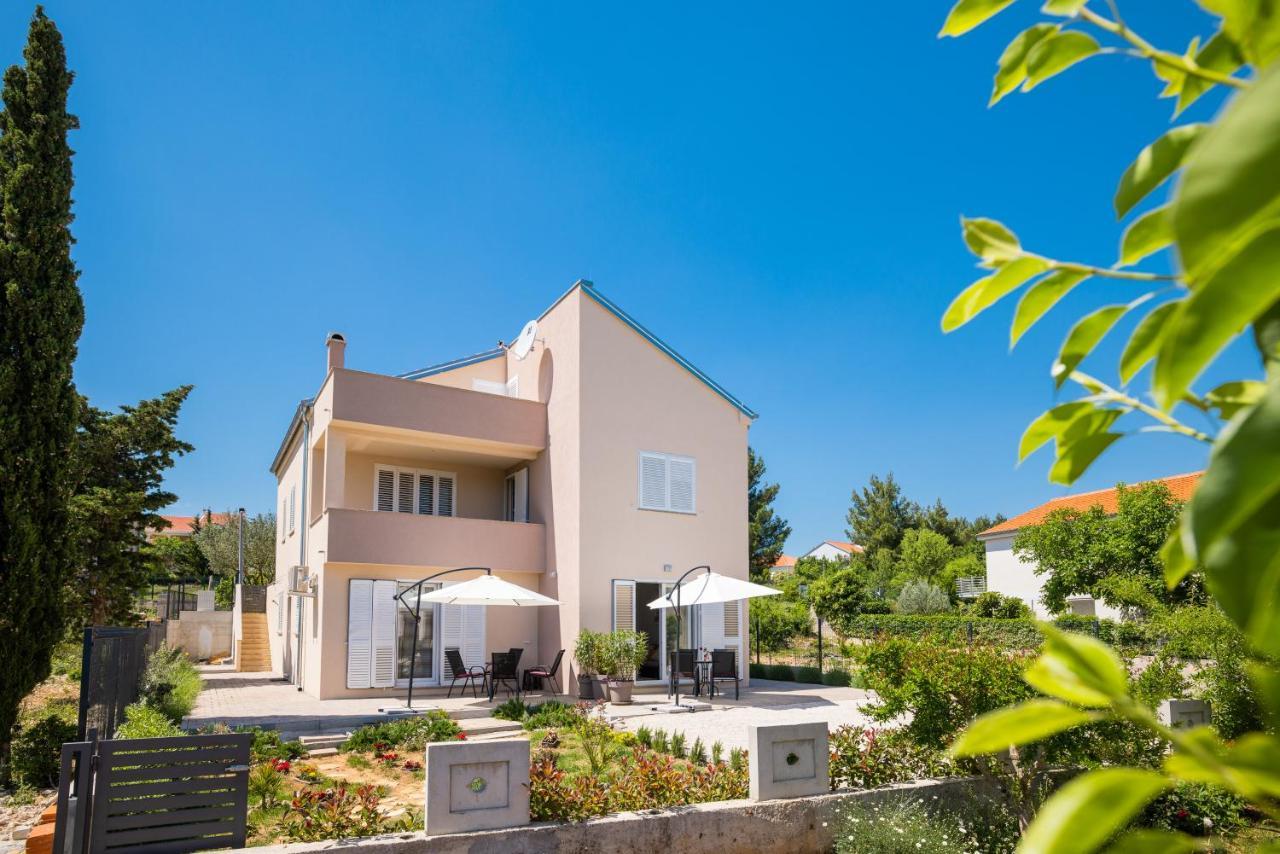 Apartmani Lelu Pridraga Exterior foto