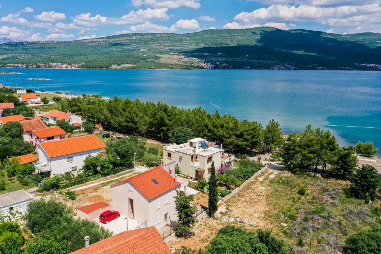 Apartmani Lelu Pridraga Exterior foto